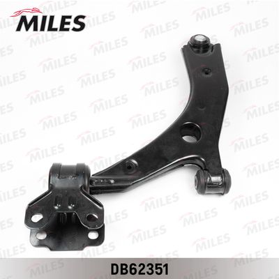 Рычаг передней подвески правый Miles DB62351