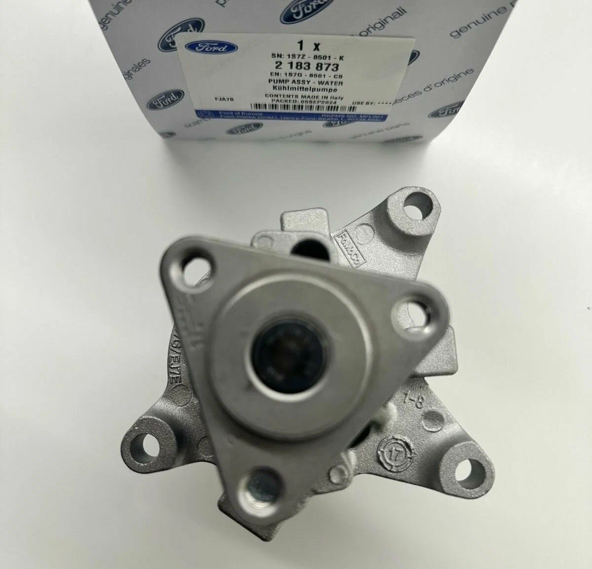 Насос водяной FORD 2183873
