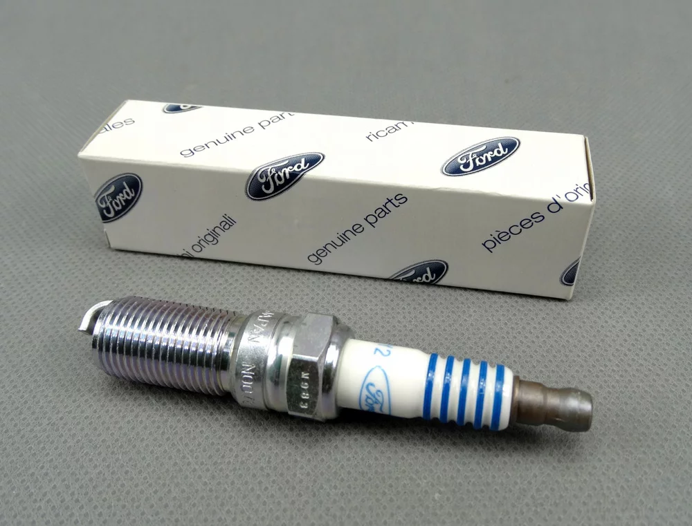 Свеча зажигания FORD 5215216