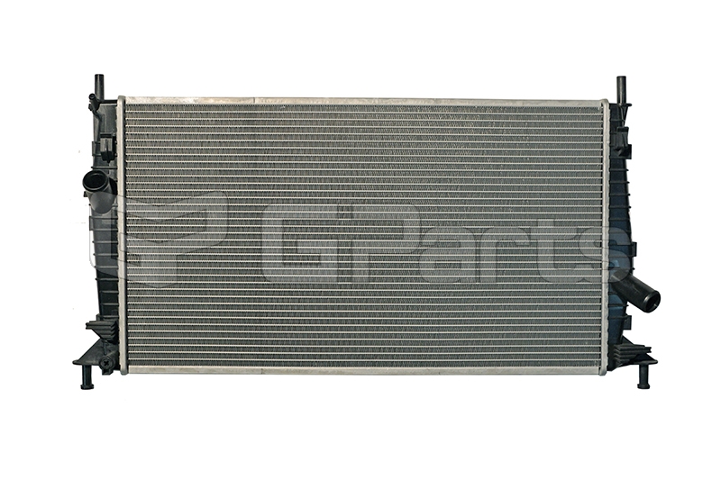 Радиатор охлаждения двигателя GParts VO8603621