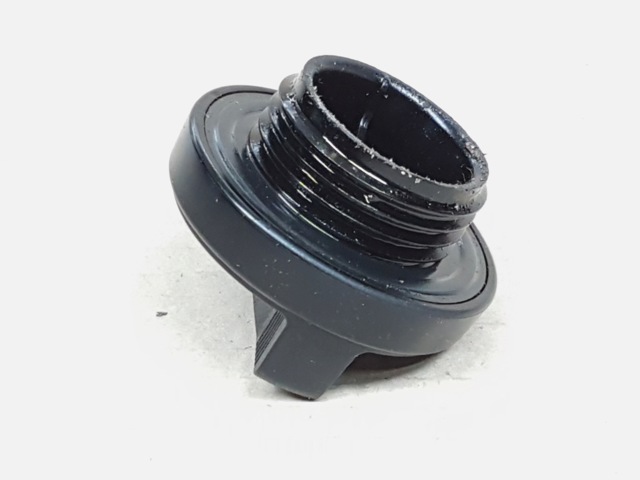 Крышка маслозаливной горловины TOYOTA 1218038010