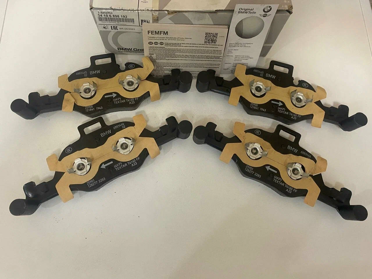 Колодки тормозные дисковые передние BMW 34106898192