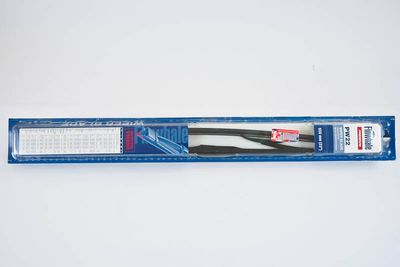 Щетка стеклоочистителя каркасная FINWHALE PW22